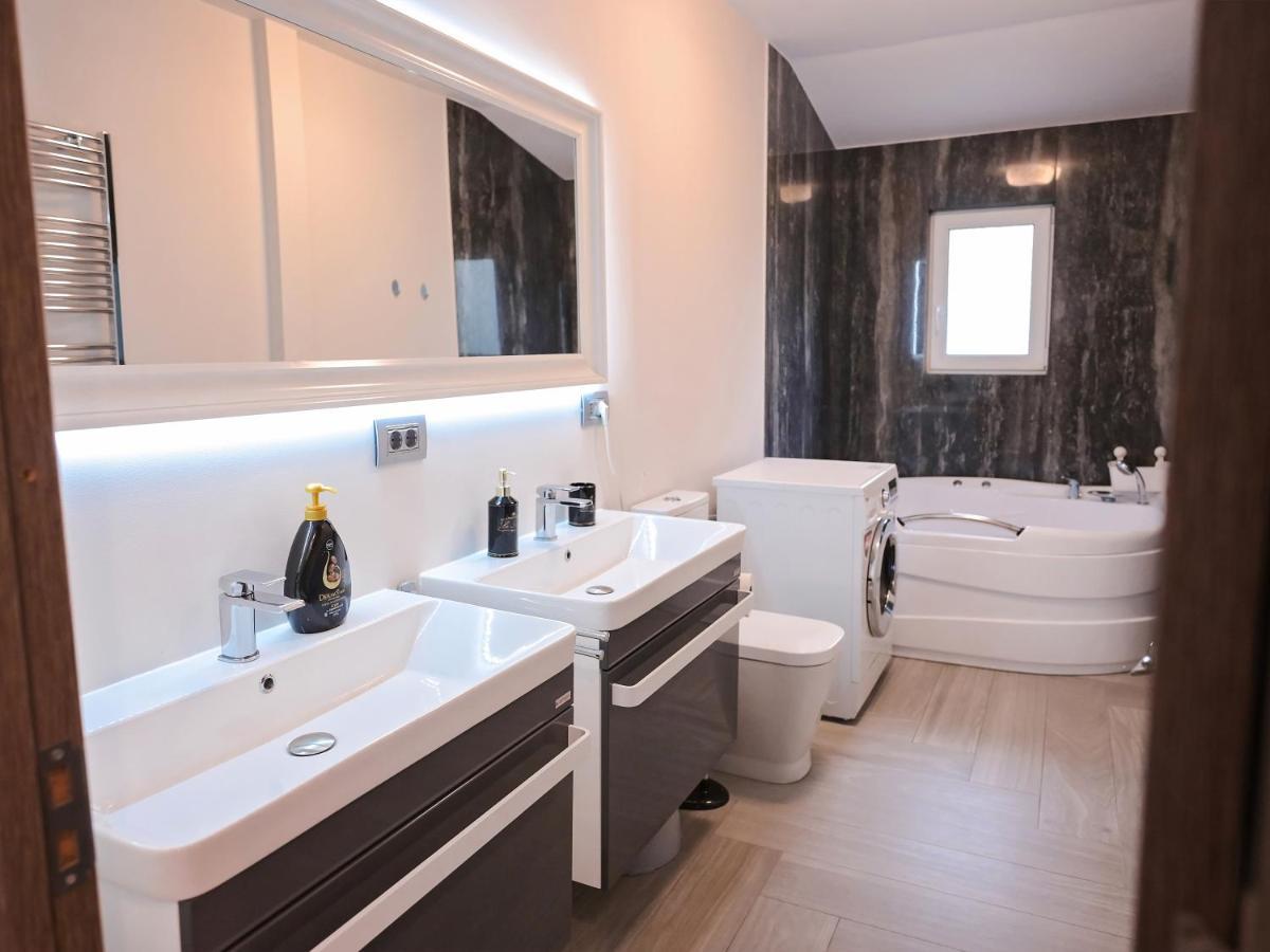 Ase Premium House Villa Suceava Buitenkant foto